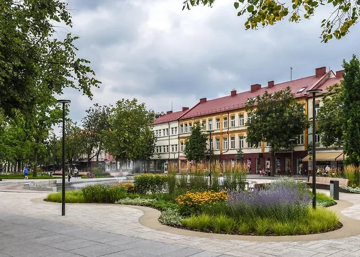 Lindens Apartments With Ac And View To Central Square